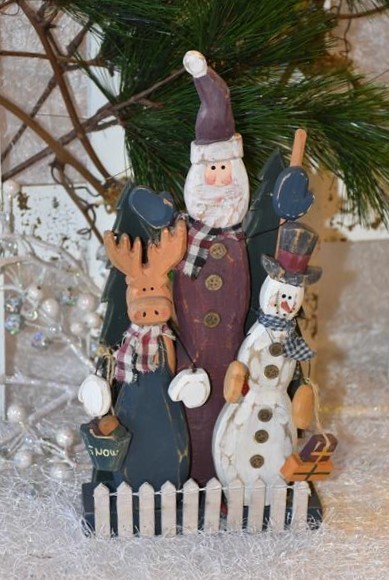Weihnachtsdeko mit Schneemann, Elch und Nikolaus