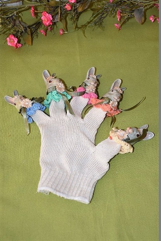 Katherine´s Collection, Handschuh mit Hasenköpfen