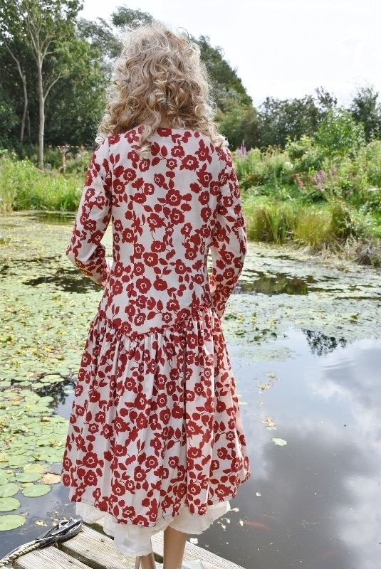 Jayko  Kleid Perth aus flower Cotton, beige-rot
