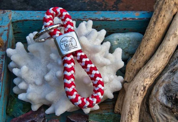 DriftwoodRose Schlüsselanhänger aus rotem Segeltau "Wild und frei"