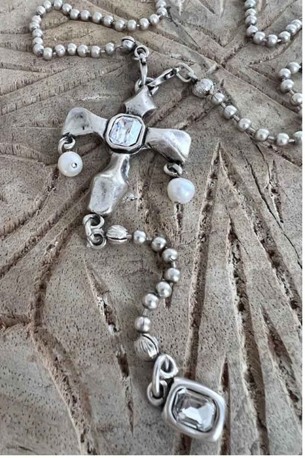 ByPias Halskette Madonna in mattsilber mit Stein