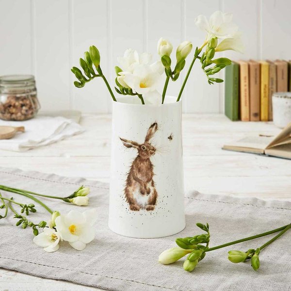 Wrendale Royal Worcester Vase "The Hare and Bee", Hase